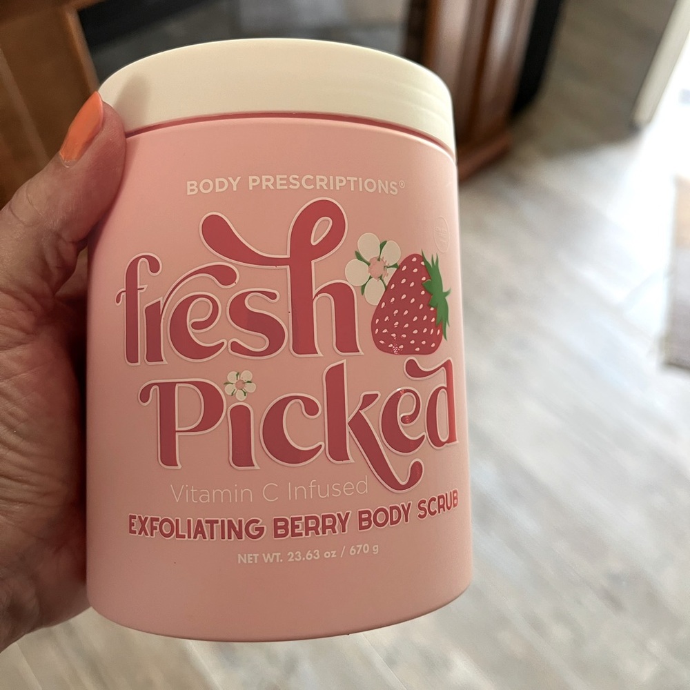 Fresh Picked Exfoliating Berry Body Scrub‎ - Pink